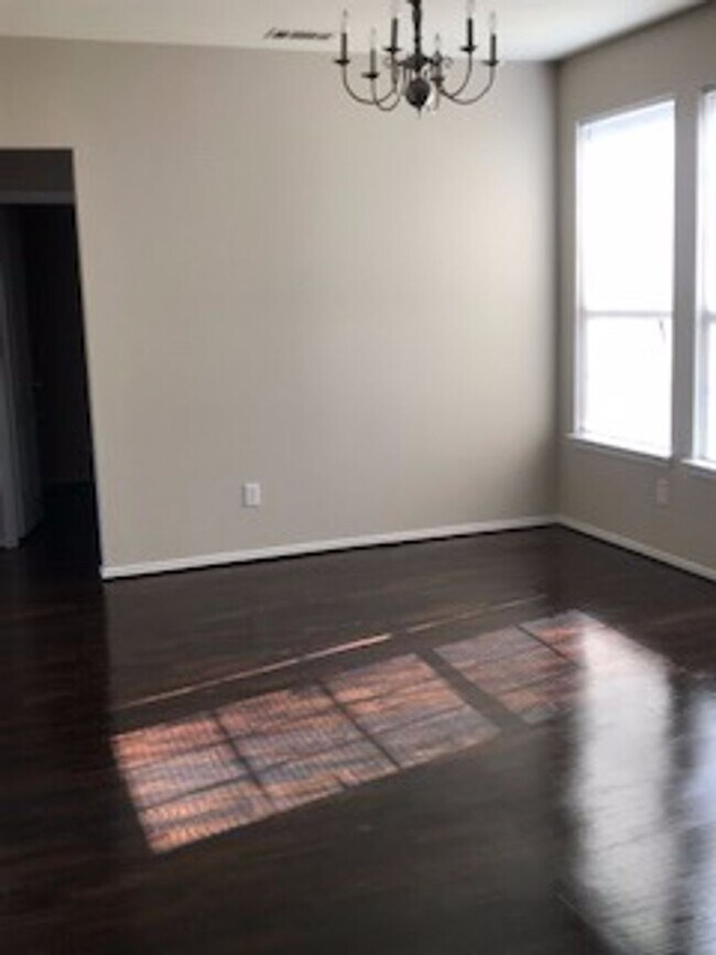 Building Photo - Large 3 Bedroom in Royse City!!