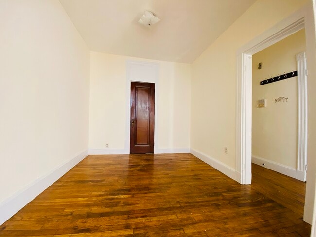 Building Photo - 50 Saint Germain St