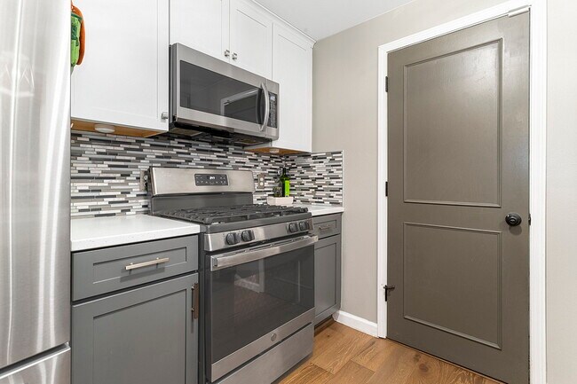 Building Photo - 12318 SE 67th Ct