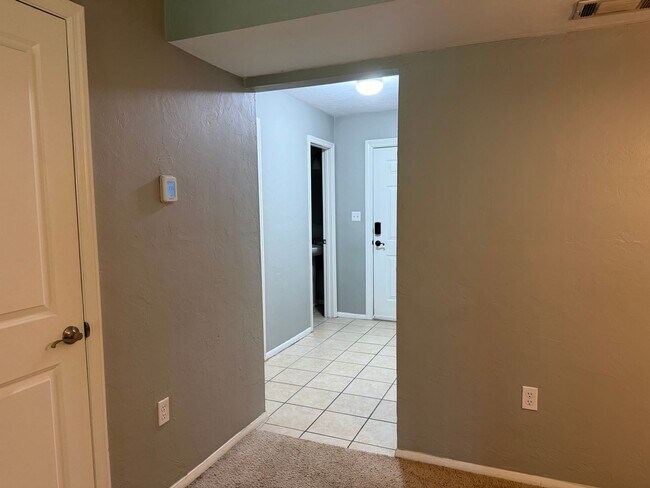 Building Photo - 507 NW 39th Rd