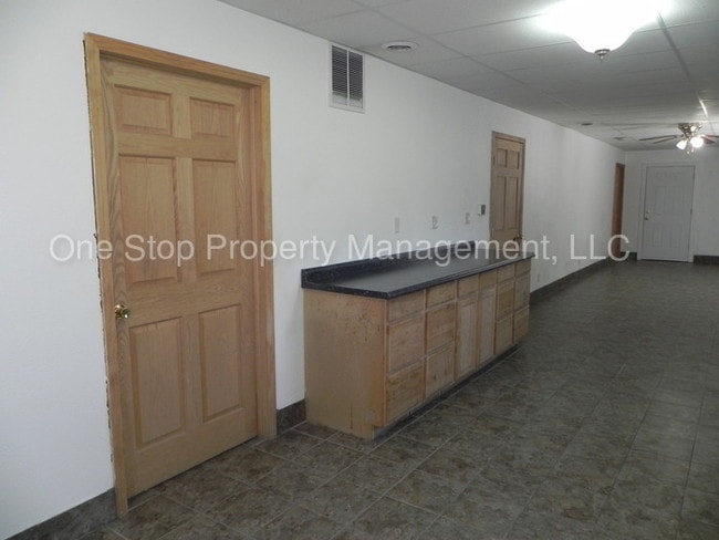 Building Photo - 2304 Englewood Ct