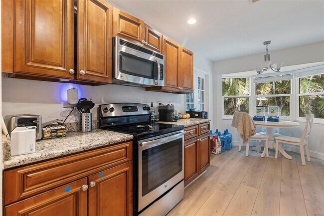 Building Photo - 5776 Augusta Cir