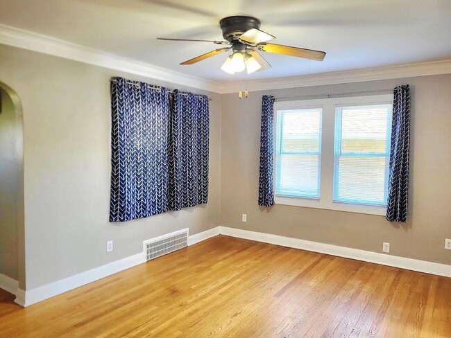 Building Photo - 4515 W Morgan Ave