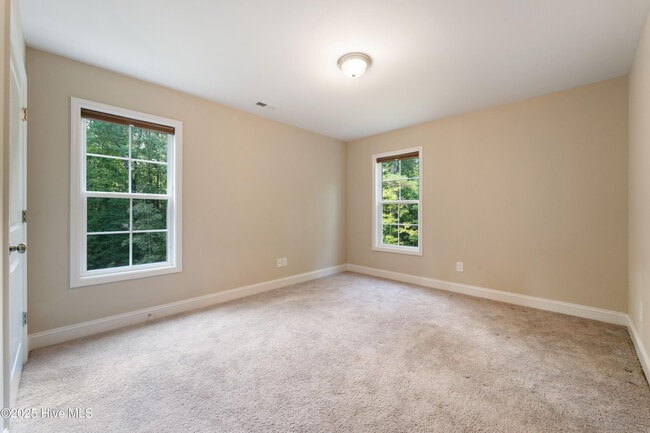 Building Photo - 133 Navy Blue Dr