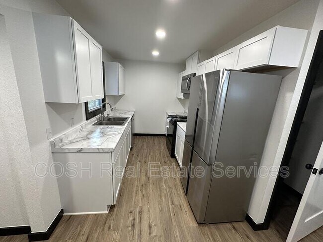 Building Photo - 6254 N Independence St