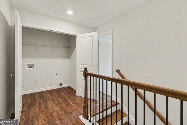 Building Photo - 545 Cresentry Brook