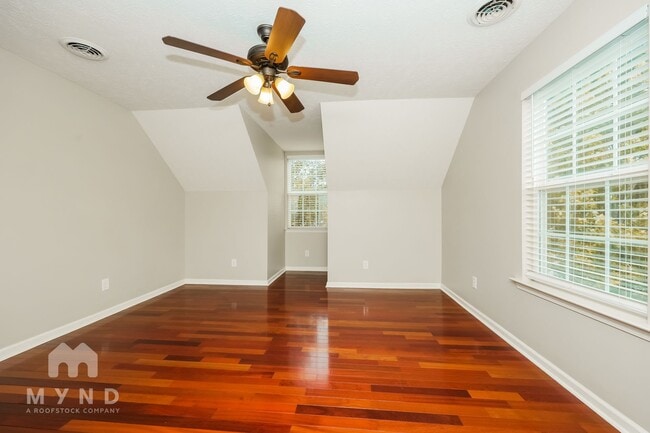 Building Photo - 2047 Gardendale Dr