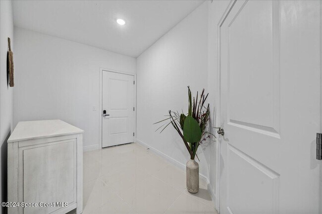 Building Photo - 735 Pilot Lane