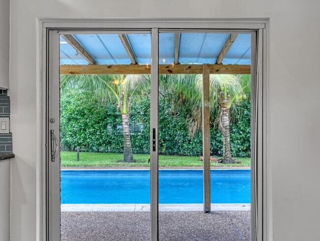 Building Photo - 9596 Richmond Cir