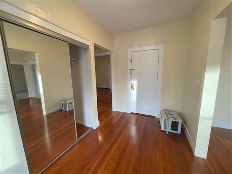 Building Photo - 251 Central Ave