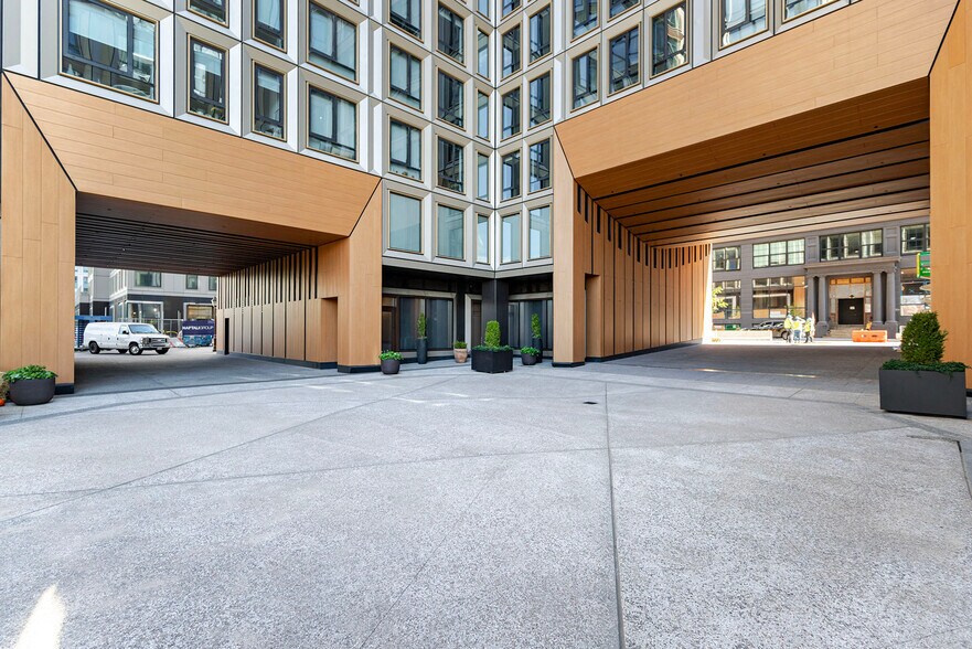 Building Photo - 482 Kent Ave