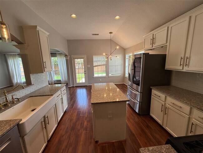 Building Photo - 2310 Megellan Point Ln