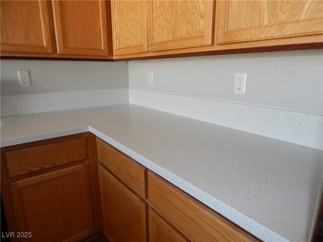 Building Photo - 1032 Sweeping Ivy Ct