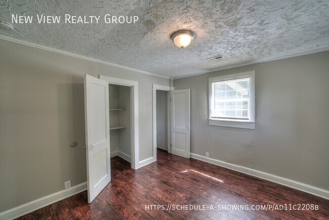 Building Photo - 620 N Moran St