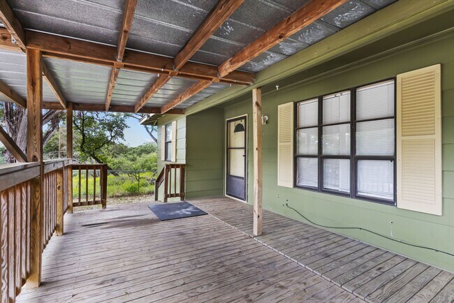 Building Photo - Move-In Ready 3-Bedroom Home in Beautiful Lakehills