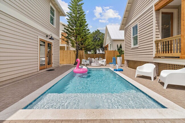 Building Photo - 28 W Castillo Dr