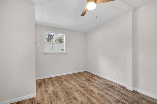 Building Photo - 4109 Weaver Ave