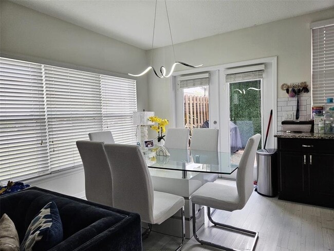 Building Photo - 3102 Camino Real Dr N