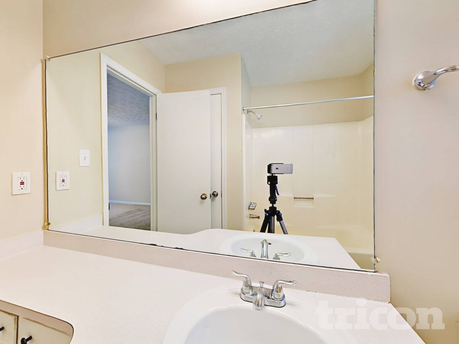 Building Photo - 209 Park Pl Dr