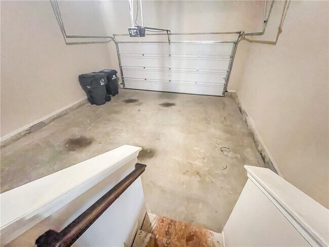 Building Photo - 5840 Zelkova Dr