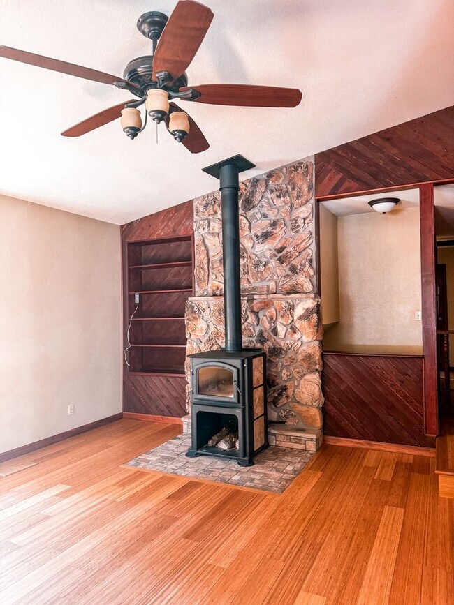 Building Photo - 31835 Owl Rd