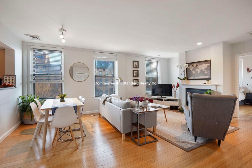 Primary Photo - 1661-1663 Washington St. Unit 4O1