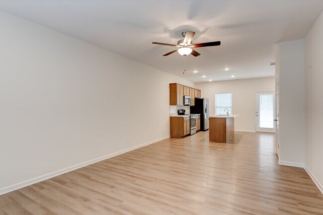 Building Photo - 2807 Cruze Dr