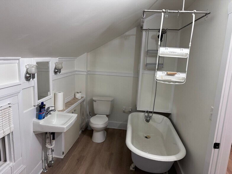 Building Photo - 11 Westcott St