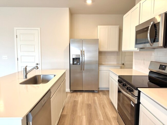 Building Photo - 919 Moray Ln