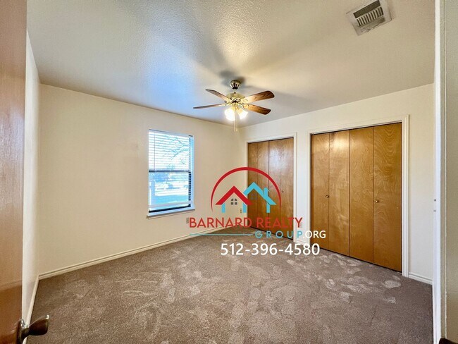 Building Photo - Available June 10: 3 Bed 2 Bath Duplex with Fenced in Yard on Bus Route