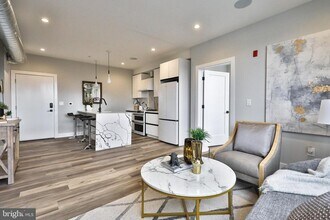 Building Photo - 1612 Cambridge St