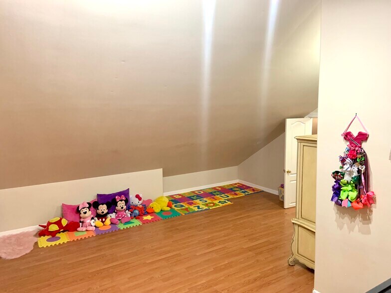 Building Photo - 2602 Deer Trl