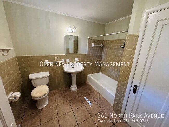 Building Photo - 261 N Park Ave