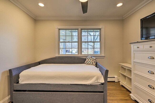 Building Photo - 500 Blossom Bend