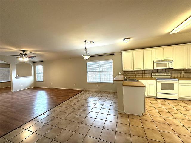 Building Photo - 3002 Admiral Dr