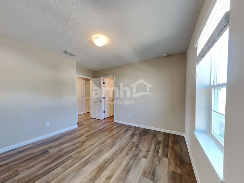 Building Photo - 173 Edge Park Trl