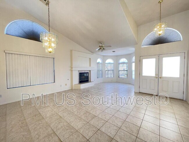 Building Photo - 3300 Ridge View Ave