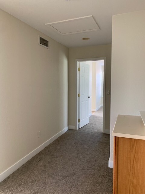 Building Photo - 9985 Strathfield Ln