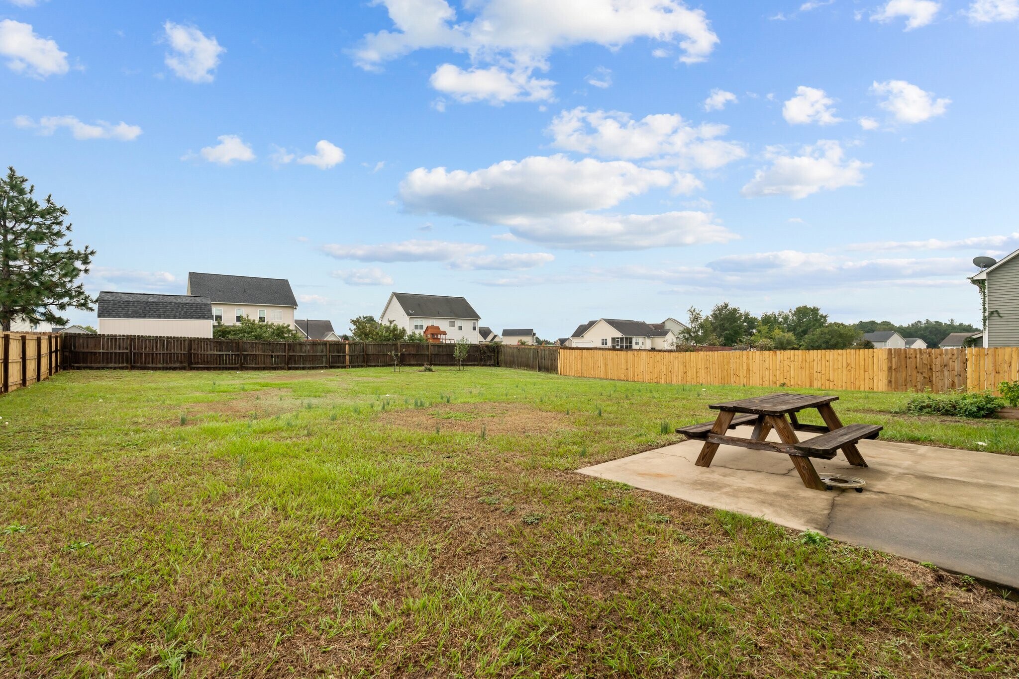 Building Photo - 133 Lockwood Dr