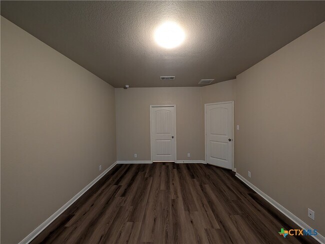 Building Photo - 1330 Ace Ranch St
