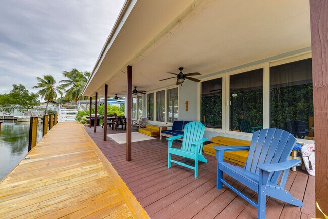 Building Photo - 205 Pirates Dr