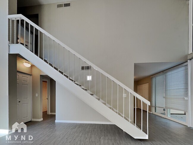 Building Photo - 930 S Dobson Rd