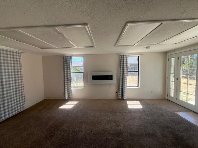 Building Photo - Spacious 3-Bedroom, 2-Bath Home – 1,510 Sq. Ft.