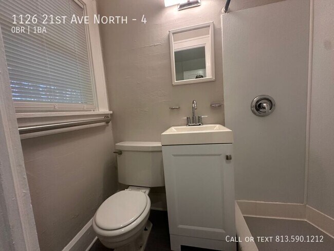 Building Photo - 1126 21st Ave N