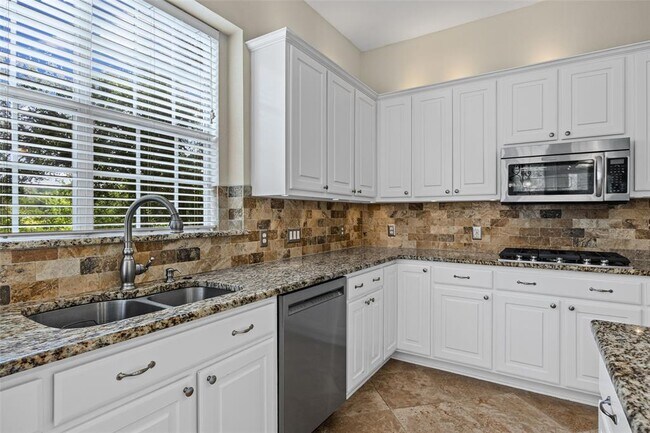 Building Photo - 10648 Bramblecrest Dr
