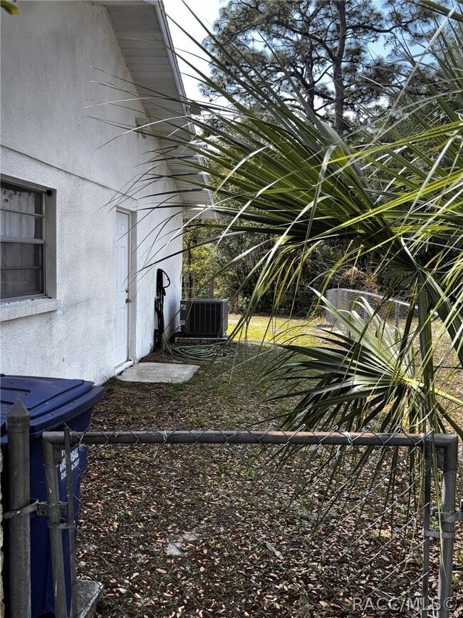 Building Photo - 1134 SE 3rd St