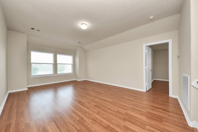 Building Photo - 24503 Hikers Bend Dr