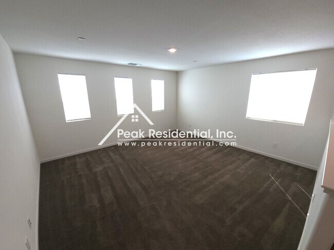 Building Photo - Newer North Natomas 4bd/3ba Home!