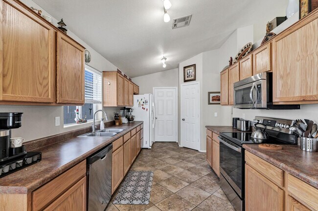 Building Photo - 144 S Kingston St