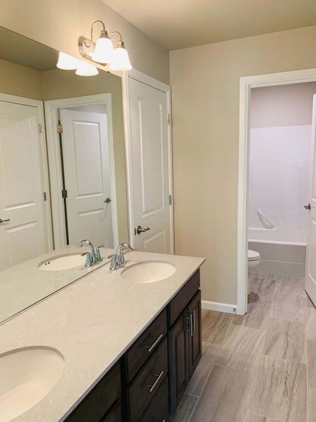 Building Photo - 5 bd 3.5 bath Bothell Single Family House ...